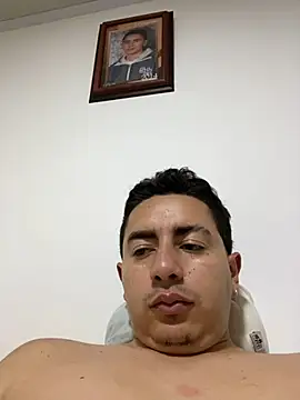 Snapshot of DanielGomez9 chatting on March 11, 2025, 4:19 am DanielGomez9 online show from March 11, 2025, 4:19 am