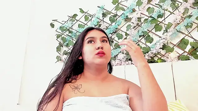 Snapshot of LexiiBloom chatting on September 25, 2025, 9:48 am LexiiBloom online show from September 25, 2025, 9:48 am