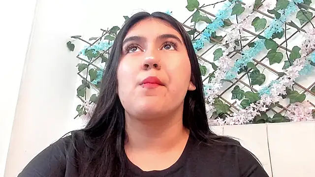 Snapshot of LexiiBloom chatting on October 17, 2025, 10:29 am LexiiBloom online show from October 17, 2025, 10:29 am