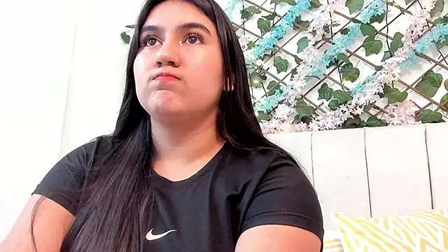 Snapshot of LexiiBloom chatting on October 8, 2025, 11:23 am LexiiBloom online show from October 8, 2025, 11:23 am
