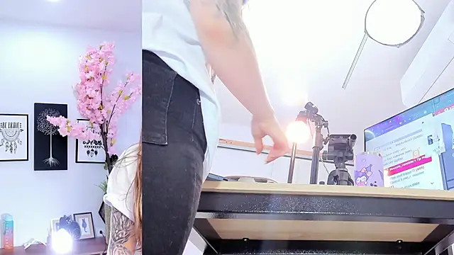 Siouxsie cenobite online show from December 4, 2025, 11:20 am