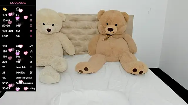 Snapshot of DarcieJane chatting on December 4, 2024, 6:44 pm DarcieJane online show from December 4, 2024, 6:44 pm