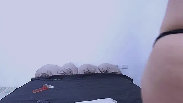 Snapshot of Andreabigboobs23 chatting on November 12, 2025, 7:40 pm Andreabigboobs23 online show from November 12, 2025, 7:40 pm