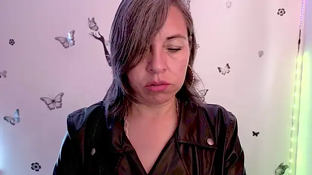 Lady breaks hearts online show from May 14, 2026, 12:46 pm