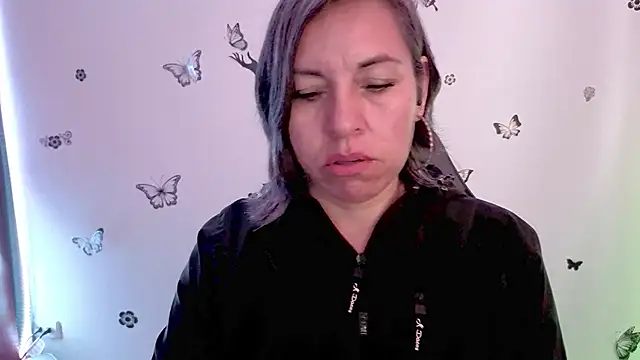 Lady breaks hearts online show from April 21, 2026, 12:45 pm