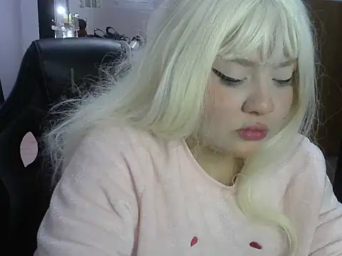 Snapshot of RuthBunny chatting on August 6, 2026, 12:27 am RuthBunny online show from August 6, 2026, 12:27 am
