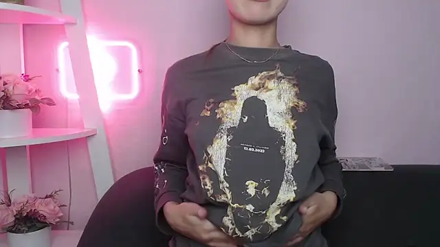 MilanaAngelAs online show from November 30, 2025, 7:31 am