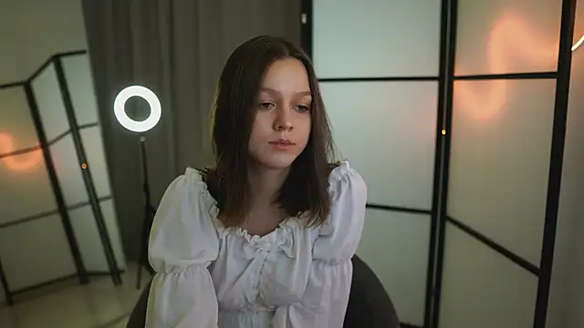 Addelin Moon online show from March 15, 2025, 4:10 pm