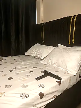 KikiLovesD online show from February 11, 2026, 8:03 am