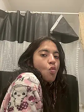 Snapshot of ViolettaSummer chatting on July 19, 2026, 1:19 pm ViolettaSummer online show from July 19, 2026, 1:19 pm