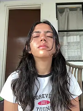 Snapshot of ViolettaSummer chatting on February 15, 2026, 12:59 pm ViolettaSummer online show from February 15, 2026, 12:59 pm