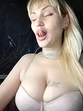 Freya Milf online show from November 29, 2025, 1:22 pm