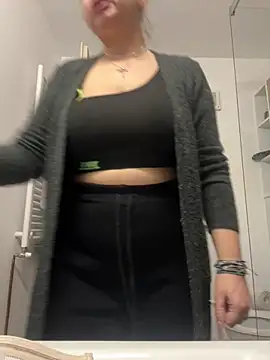 AllysonK online show from April 10, 2026, 8:21 am