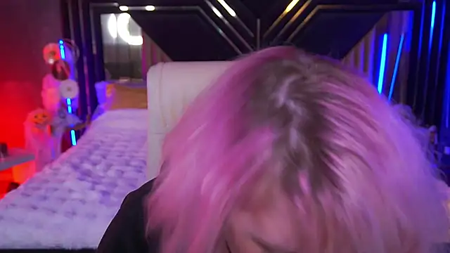 CoolTatis online show from November 2, 2025, 7:24 am