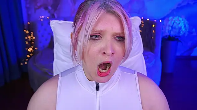 CoolTatis online show from October 24, 2025, 2:38 pm