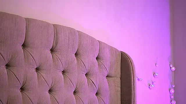 BritneyHudson online show from February 7, 2026, 5:26 am