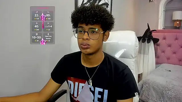 Snapshot of boylittle19cm chatting on October 30, 2025, 12:25 pm boylittle19cm online show from October 30, 2025, 12:25 pm