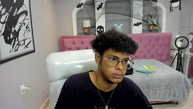 Snapshot of boylittle19cm chatting on October 24, 2025, 12:59 pm boylittle19cm online show from October 24, 2025, 12:59 pm