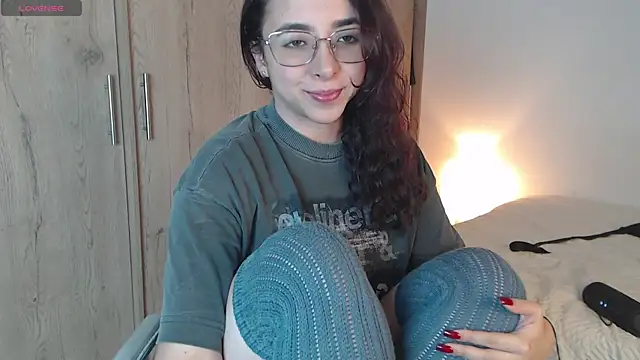 Abii 26 online show from October 22, 2025, 2:11 am