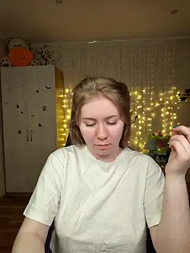 D0nna  online show from March 22, 2026, 6:31 pm