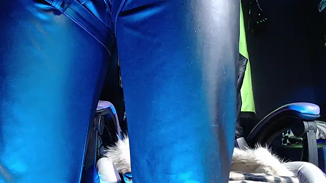 Dicaprioo  online show from April 15, 2026, 7:58 pm