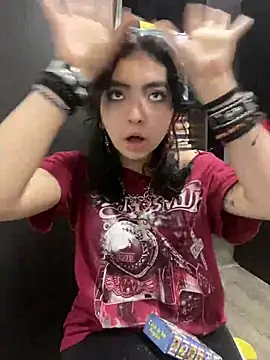 Snapshot of _Gothiccbitch_ chatting on December 22, 2024, 7:11 am  Gothiccbitch  online show from December 22, 2024, 7:11 am