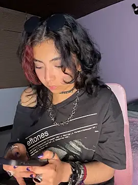 Snapshot of _Gothiccbitch_ chatting on February 4, 2025, 6:25 am  Gothiccbitch  online show from February 4, 2025, 6:25 am