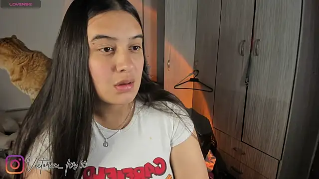 Snapshot of Victoria_fer chatting on June 27, 2026, 4:51 am Victoria fer online show from June 27, 2026, 4:51 am