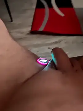 Szeltolo001 online show from March 4, 2026, 3:47 am