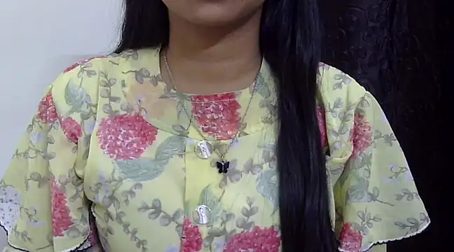 momo lov online show from March 8, 2025, 8:44 am