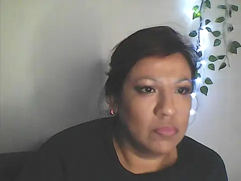 Snapshot of Erotic_nayma chatting on December 6, 2024, 2:22 pm Erotic nayma online show from December 6, 2024, 2:22 pm