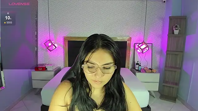 delilaquinn online show from March 22, 2025, 12:14 pm