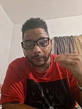 Snapshot of Dj-yefri-pauta chatting on October 7, 2025, 12:44 am Dj-yefri-pauta online show from October 7, 2025, 12:44 am