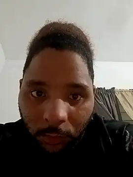 Snapshot of Dj-yefri-pauta chatting on February 17, 2025, 1:25 am Dj-yefri-pauta online show from February 17, 2025, 1:25 am