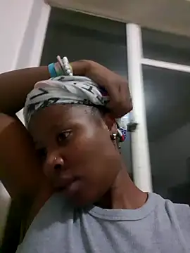 Snapshot of PerfectionBerrie chatting on February 10, 2025, 1:35 am PerfectionBerrie online show from February 10, 2025, 1:35 am