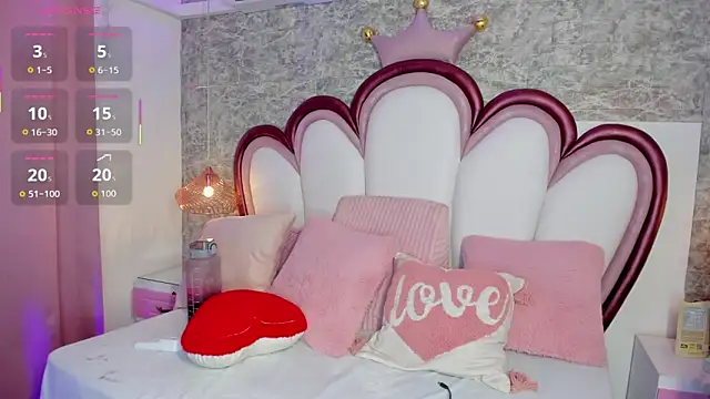 EmmaCrush online show from March 26, 2026, 8:29 pm