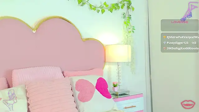 EmmaCrush online show from January 14, 2026, 9:29 pm