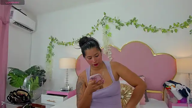 EmmaCrush online show from September 25, 2025, 8:37 pm