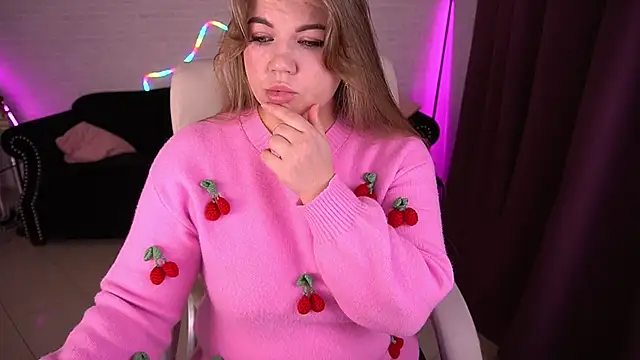 GabbieJay online show from November 18, 2025, 2:42 pm