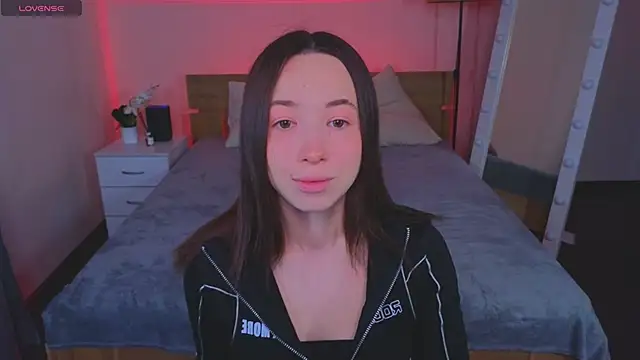 Hayle Hill online show from December 3, 2025, 2:01 am