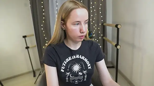 Snapshot of Cassie_Kelman chatting on December 21, 2025, 8:42 pm Cassie Kelman online show from December 21, 2025, 8:42 pm