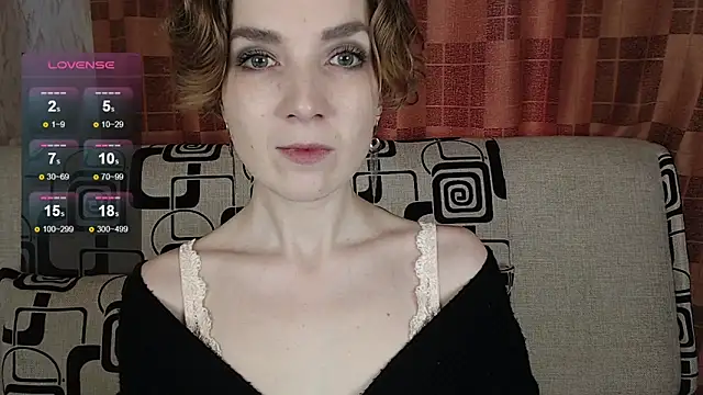 TinaWince online show from April 17, 2026, 4:59 am