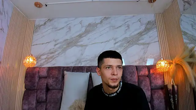 kendalltaylorr online show from March 29, 2026, 3:08 am