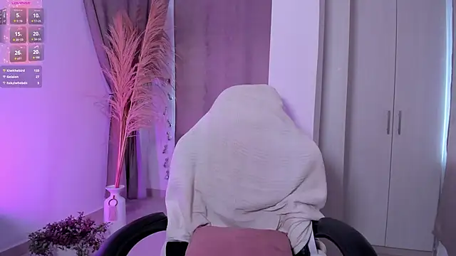 ElissaDominguez online show from December 2, 2025, 2:52 pm