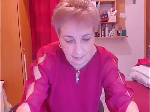 Victoria5643 online show from December 5, 2025, 2:04 pm