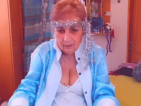 Victoria5643 online show from January 9, 2026, 12:01 pm