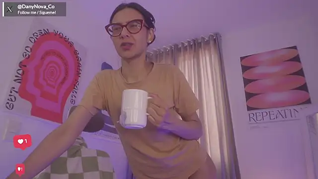 DanyNova Co online show from September 17, 2025, 9:06 pm