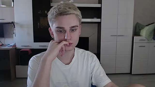 angryzan online show from March 10, 2025, 10:50 am