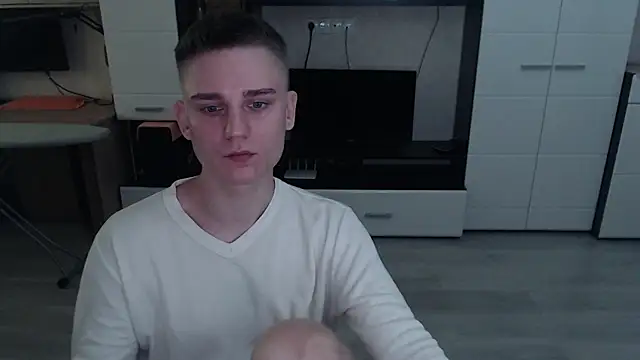 angryzan online show from September 30, 2025, 6:08 am