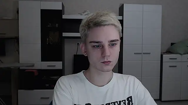 angryzan online show from March 7, 2025, 4:46 am